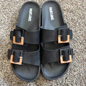 MUK LUK WOMEN'S SANDALS...SIZE 9